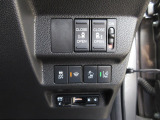 ETC付。高速道路の料金所はキャッシュレスで通過です。両側電動スライドドア、横滑りを防ぐVSA等のスイッチ類は運転席の右側、手の届きやすい位置にあります。