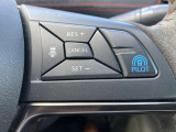 プロパイロットスイッチ。同一車線でのハンドルとアクセルのアシストが可能 長距離ドライブ時に同乗者との会話が弾みます。