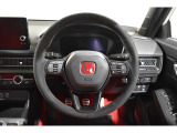 3ヶ月 / 6,000km 保証をベースに、より細やかな『12ヶ月 走行距離無制限有償保証 』 をご用意しております。遠方各地にございます全国の『 BUBU MITSUOKA 』グループまたは、各ディーラーにてサポート致します。