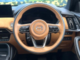 【純正革巻きステアリング】上質な革を使用することで、手にしっかり馴染みとても運転しやすいハンドルです♪