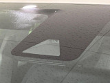 【トヨタセーフティセンス】走行中に前方の車両等を認識し、衝突しそうな時は警報とブレーキで衝突回避と被害軽減をアシスト。より安全にドライブをお楽しみいただけます。