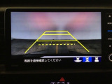 【バックカメラ】運転が苦手な方も車庫入れラクラクです!ギアをリバースに入れれば自動的に切り換わりますので、面倒な操作は不要です♪狭い駐車場もお車を傷つけず安心ですね!