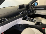 分かりやすく操作しやすい運転席まわりです☆