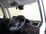 見通しのよいすっきりとした視界で、誰でも運転しやすいです。運転のしやすさは疲れにくさにも繋がりますよ♪