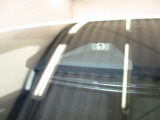 フロントガラス中央に「TSS」用カメラがあります。衝突回避や被害軽減をサポートするさまざまな機能が備えられた最先端の予防安全装置です。