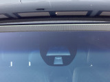 シティブレーキアクティブシステム。低速走行中に前方の車両等を認識し、衝突しそうな時は警報とブレーキで衝突回避と被害軽減をアシストします!