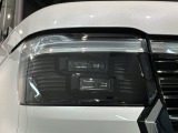 LEDヘッドライトは、点灯の瞬間から最大光量を発揮し、突然暗くなるトンネルなどでの安定感を高めます。