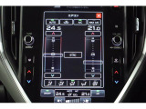 左右独立温度調整可能なオートエアコンで助手席も快適です!
