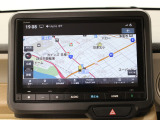 【純正8インチナビ】使いやすいナビ操作にオーディオ機能も充実!Bluetooth接続で運転中のハンズフリー電話や好みの音楽を車内に流す事が出来ます。ラインナップや車種に応じて豊富な機能が使用可能♪