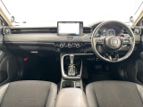 いつでも気持ちよく運転できて、使い勝手のいい収納や体をケアするシート、細部にまでこだわったインテリア♪