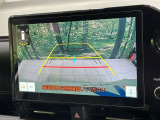 【バックカメラ】駐車時に後方がリアルタイム映像で確認できます。大型商業施設や立体駐車場での駐車時や、夜間のバック時に大活躍!運転スキルに関わらず、今や必須となった装備のひとつです!