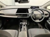 高いホールド性で運転姿勢が安定します。長距離ドライブでも疲れにくいのが魅力です。快適なドライビングライフをお送りください♪