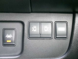 両側オートスライドドア付き車です。小さなお子様でもボタンひとつで楽々乗り降りができます。