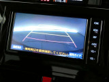 バックガイドモニターで、後方を確認しながら安心して駐車することができます。運転初心者も熟練者も必須の機能ですよ!