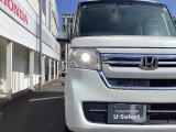 先進のLEDヘッドライトは、高効率・低消費電力タイプのライトで、より広い範囲を照らせます。
