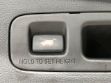 【パワーバックドア】スマートキーや運転席のボタンを押すだけでリアゲートが自動で開閉します!荷物を持っている時や、高い位置にあるバックドアを閉める際に便利な機能です♪