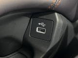 スマートフォンなどの音楽再生が可能なUSB接続ジャック装備車両です♪♪♪