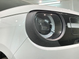LEDヘッドライトは、点灯の瞬間から最大光量を発揮し、突然暗くなるトンネルなどでの安定感を高めます。