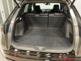 広々としたカーゴスペース。週末のお買い物や長期旅行のたくさんの荷物も積載できます。