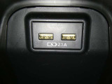 【充電用USB端子】デバイスの充電に便利です。※実際の接続端子は写真で確認or店舗までご気軽にお問合せください♪