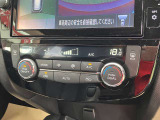 お好みの温度に合わせれば自動的に調節、オートエアコン装備。年中快適な車内。