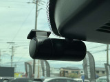 前方と車内と後方を録画できるドライブレコーダーも装着されていますので安心して快適なドライブが楽しめますね。