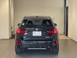 サービスにはドイツ本国と同様に教育と訓練を受け、BMWを知り尽くした「マイスター」が数多く在籍しております。360度による納車前点検整備で、お客様に安心と安全をお届けいたします。