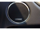英国のオーディオメーカーMERIDIAN Audioは、その優れたサウンドで高い評価を受けています。数々の受賞歴を誇る同社のサウンドシステムは、長年にわたる音響心理学の研究をもとに、リアルなサウンドを実現。