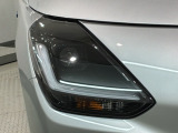 LEDヘッドライトは、点灯の瞬間から最大光量を発揮し、突然暗くなるトンネルなどでの安定感を高めます。