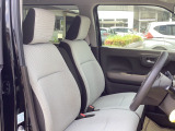 乗り降りしやすい運転席でお出かけが楽しみになりますね。