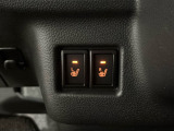 【シートヒーター】運転席、助手席にはシートヒーターが装備されております。冬場寒い時期や、夏場でも車内のエアコンが苦手な方には嬉しい装備です!