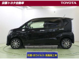 衝突回避支援ブレーキ、車線逸脱警報、誤発進抑制制御、先行車発進お知らせ、オートハイビームという5つの機能を備えた【スマアシⅢ】搭載で安全運転をサポートしています。