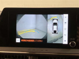メーカーオプションの全周囲カメラ付き!狭い場所での駐車や車周辺を確認することが出来るので安心して駐車することができます★なんともう一つ・・・