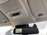 スマートルームミラーで荷物満載でも確認出来ます。またSOSコールも装備されております。