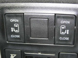 両側パワースライドドア付きだから、狭い駐車スペースなどでの 乗り降りラクラク!小さなお子さまのいるご家庭には嬉しい装備。