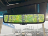 【デジタルインナーミラー】後席の大きな荷物や同乗者で後方が確認しづらい時でも安心!カメラが撮影した車両後方の映像をルームミラー内に表示。クリアな視界で状況の確認が可能です!
