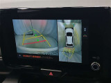 駐車が苦手な方でも安心のバックガイドモニター搭載。 後方の映像をクリアに表示し、ガイドラインで車庫入れや縦列駐車をしっかりサポート。毎日の運転がぐっとラクになります。