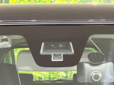 【レーダーブレーキサポート】走行中に前方の車両等を認識し、衝突しそうな時は警報とブレーキで衝突回避と被害軽減をアシスト。より安全にドライブをお楽しみいただけます。