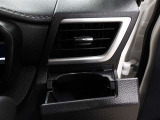 運転席のカップホルダーはエアコンの吹き出し口にありますので冷やしたり温めたりすることが出来ます☆
