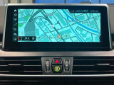iDriveはナビの機能に加え、ミュージックコレクション、車両状態の確認、設定の変更等が操作可能です。