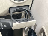 運転席・助手席のドリンクホルダーです