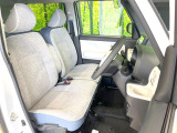 運転席シート廻りは使用感も少なく、良好な状態となっています。丁寧に使われていたことがよくわかりますね。