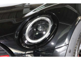 MINI NEXT勝どきのお支払総額は、車両本体価格、環境性能割、月割自動車税、リサイクル料金、印紙代、車庫証明代行費用、登録代行料金が含まれております。
