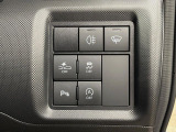 【スマートアシスト】走行中に前方の車両等を認識し、衝突しそうな時は警報とブレーキで衝突回避と被害軽減をアシスト。より安全にドライブをお楽しみいただけます。