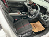 運転席まわりは、使用感も少なく良好な状態です。