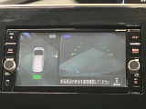 【アラウンドビューモニター】車を上から見下ろしているかのような映像で周囲の状況がひと目で確認、狭い駐車場に駐車するときも安心です♪