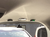 【リアセンサーインジケーター】駐車をよりスムーズに。バック時に障害物が近づくと、音と光で知らせてくれるので安心ですね!