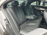 メルセデス・ベンツの定める厳しい基準をクリアしたお車のみをご案内させて頂きます。納車前整備はメーカー規定に基づき当店3Fの指定工場で入念に行なわれます。熟練のメカニックがお客様のお車を整備致します。