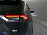 LEDテールライトです。省電力、高輝度のLEDは明るく照らすので夜間運転時の視認性を高めます。スタイリッシュな見た目で細かいところもこだわりたいあなたに!