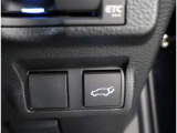 パワーバックドア装備!リヤゲートのスイッチを押すだけでバックドアが閉まります!運転席周りからも開閉の操作ができます♪